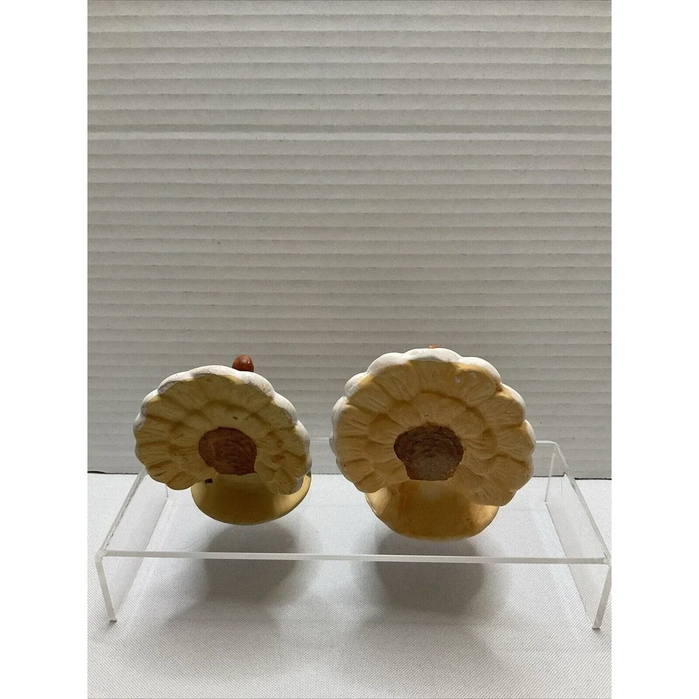 Thanksgiving 1997‎ Ceramic Tom Turkey Salt and Pepper Shakers